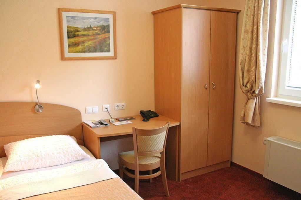 Guest House Pri Gondoli Марибор Екстериор снимка